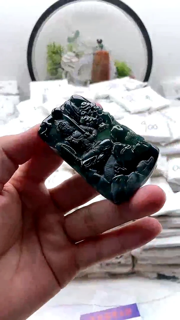 颈饰未镶嵌翡翠不动明王