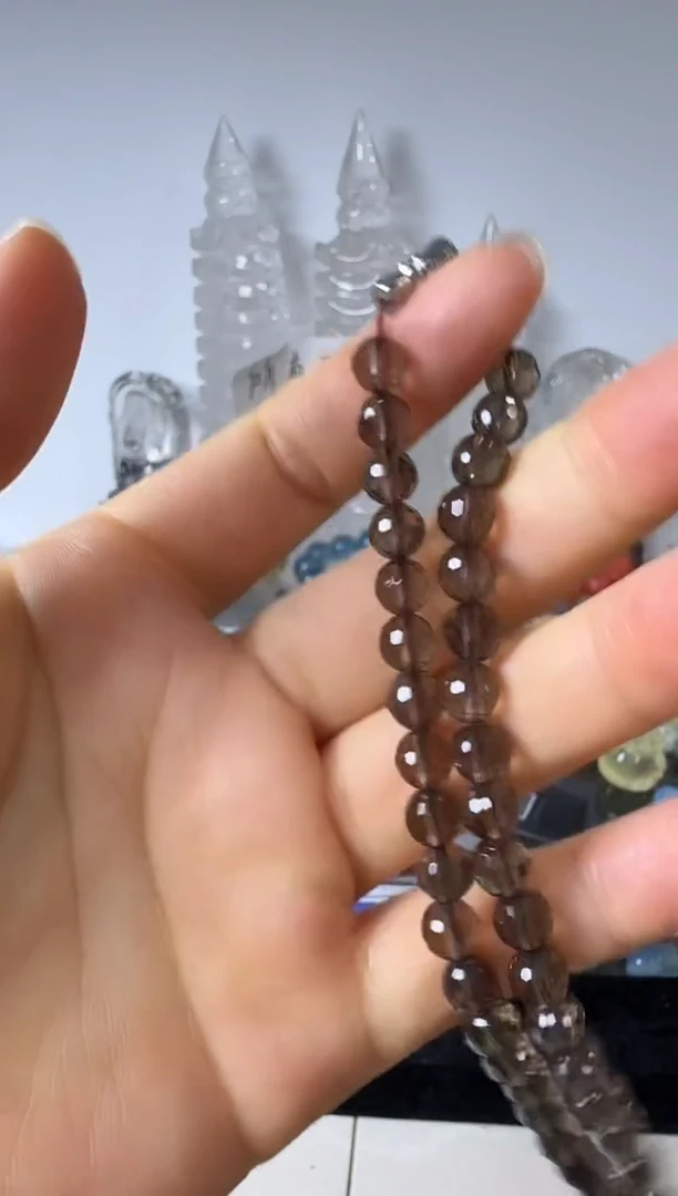 颈饰未镶嵌水晶矿坑茶晶