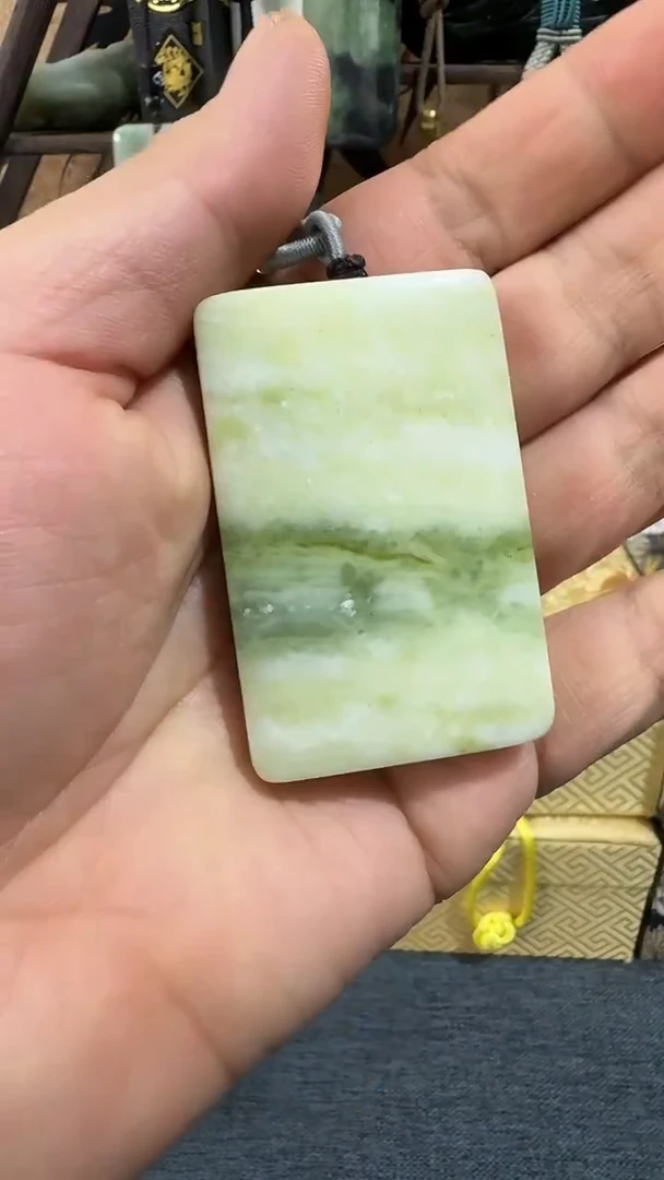 未镶嵌石英质玉笔搁新疆切么 山水无事牌