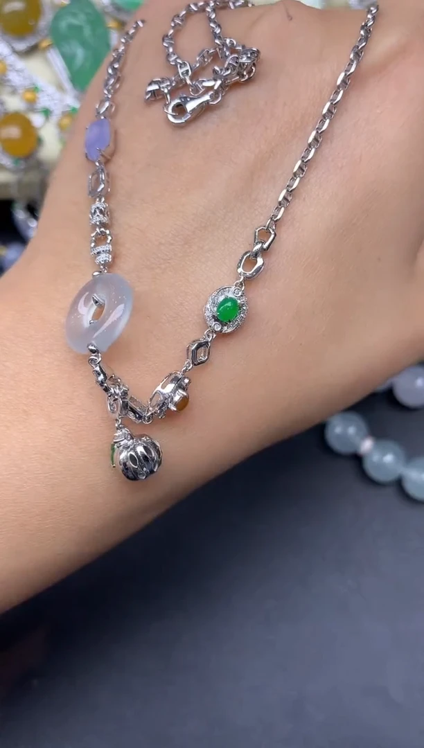 翡翠18K金镶嵌颈饰430-雪姐翡翠天天见