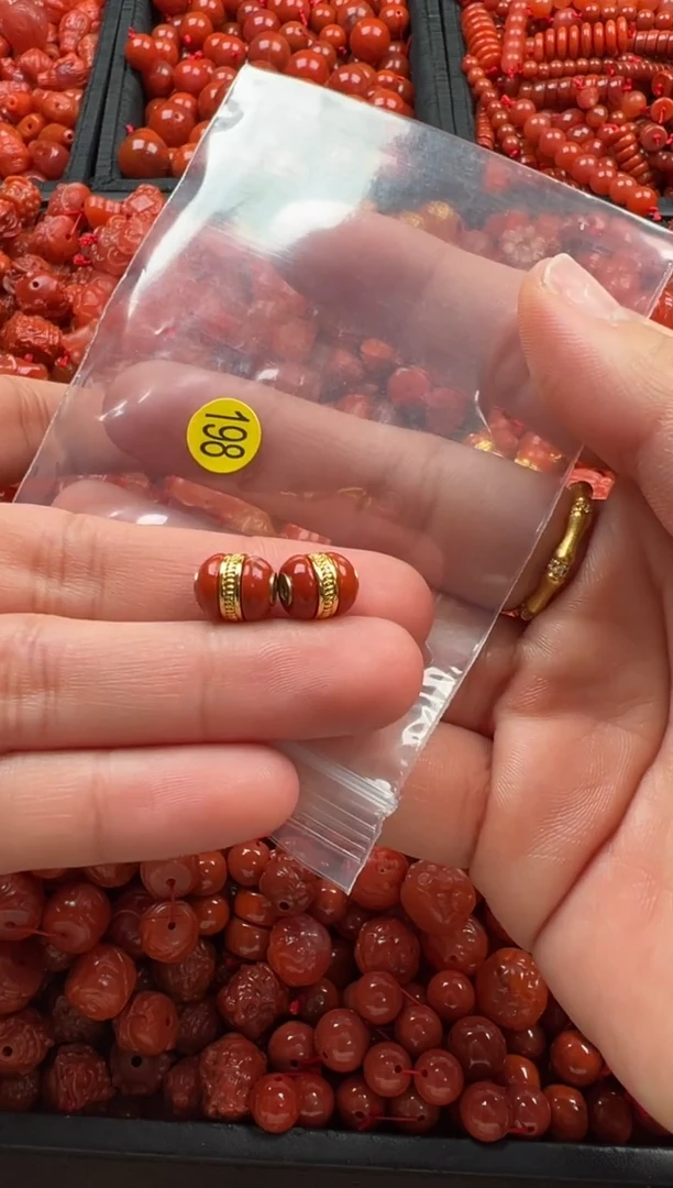 【闪购商品】南红玛瑙颈饰未镶嵌1