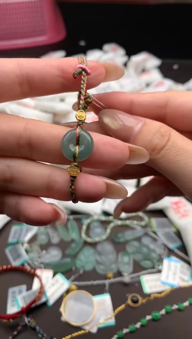 【闪购商品】翡翠手绳未镶嵌一
