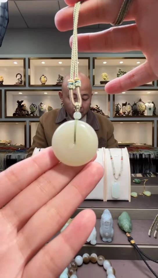 颈饰未镶嵌和田玉苏