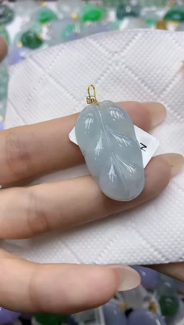 颈饰18K金镶嵌翡翠111111111111
