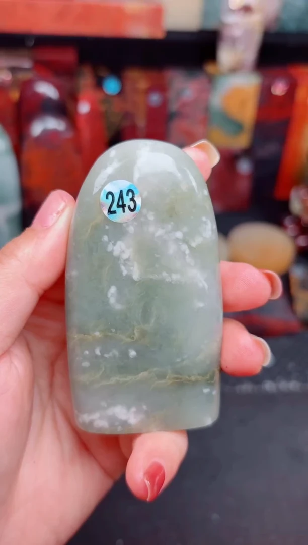 玉桂林鸡血玉印章摆件243