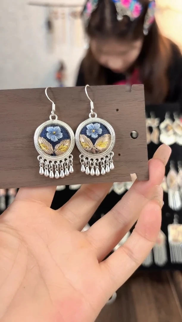 织绣彩云南阁非遗老绣饰品083