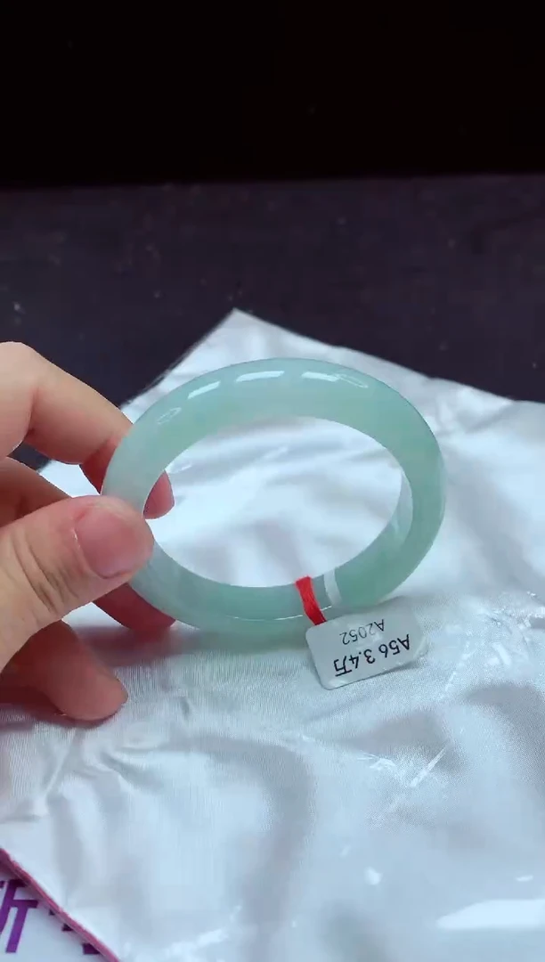 【闪购商品】翡翠手镯未镶嵌镯子56+