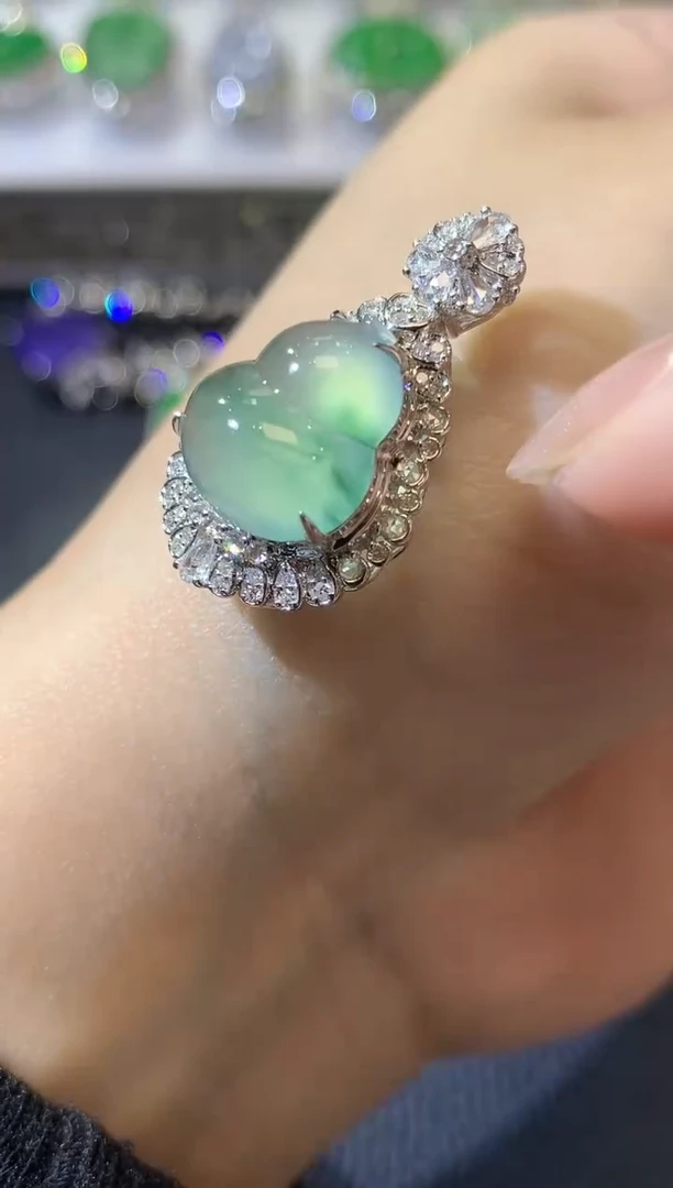 【闪购商品】翡翠吊坠(不含链)18K金镶嵌B21