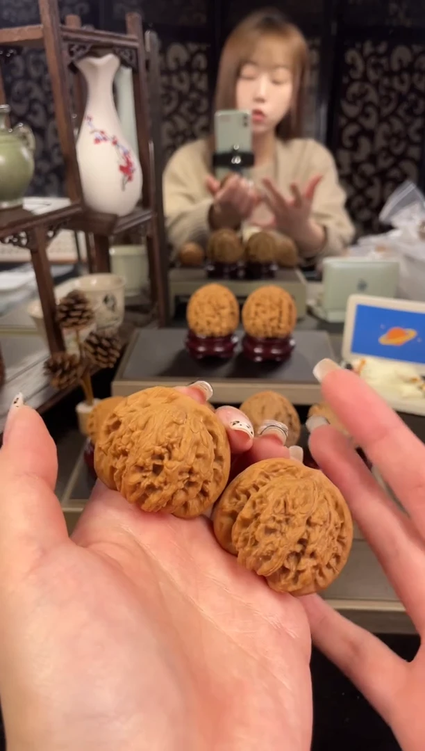 【闪购商品】文玩核桃把件盘龙虎头44尺-48