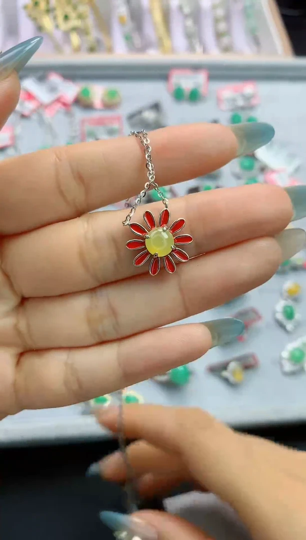 翡翠银S925镶嵌颈饰翡翠 银S925镶嵌 111