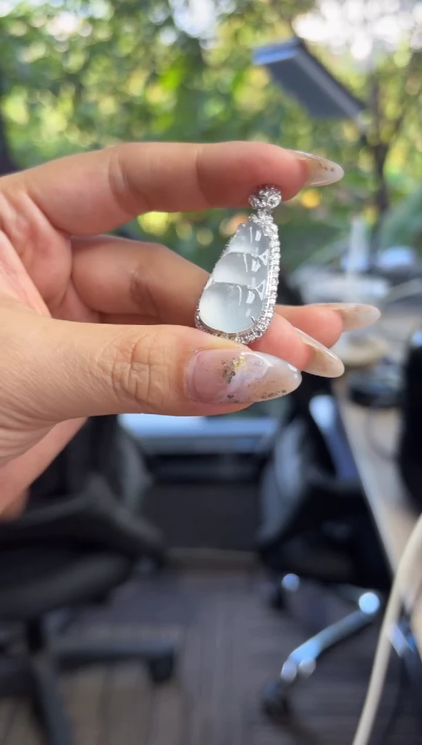翡翠18K金镶嵌吊坠(不含链)吊坠