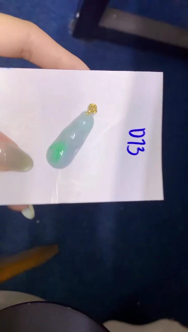 翡翠未镶嵌颈饰缅甸天然翡翠A货