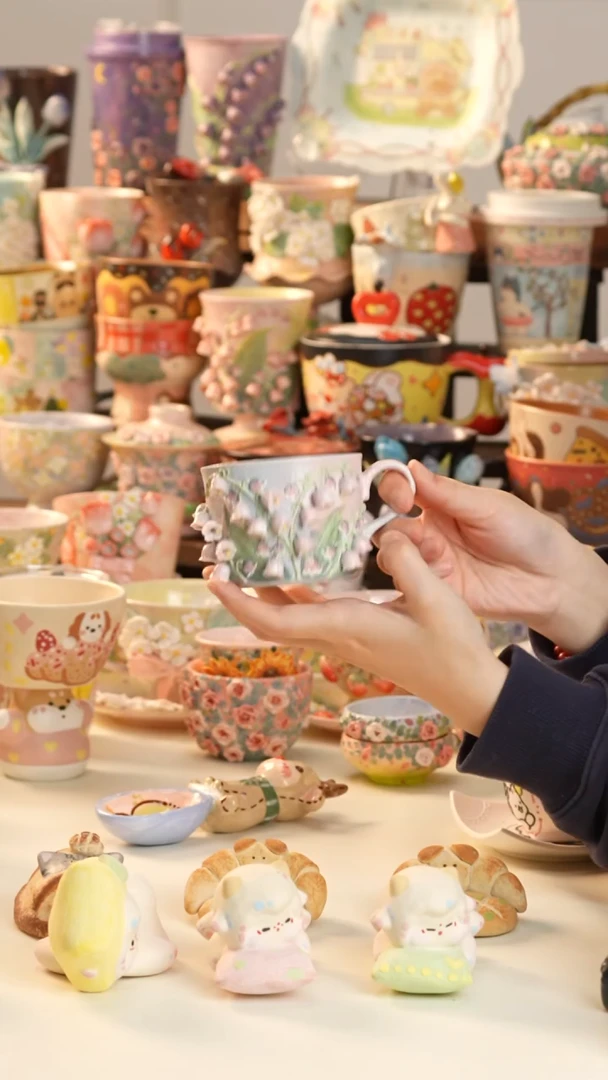 摆件陶景德镇釉下彩手绘设计师款陶瓷