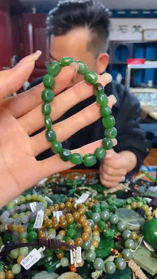 未镶嵌和田玉挂件1