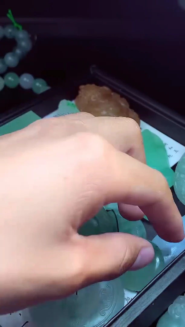 定制翡翠未镶嵌翡翠毛货定制