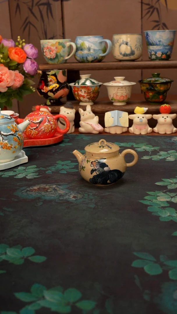 刘十三  小金鱼壶