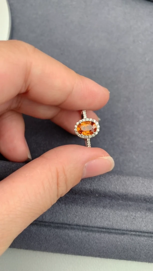 18K金镶嵌戒指石榴石（芬达石）1.5ct芬达石 GF