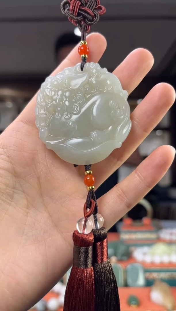 和田玉未镶嵌颈饰佩佩