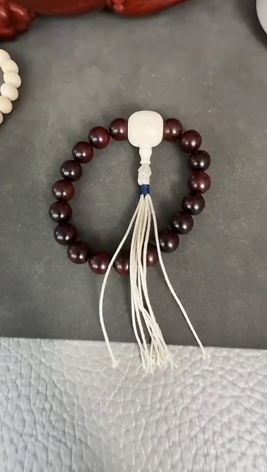【闪购商品】小叶紫檀手串/手链H877 三通