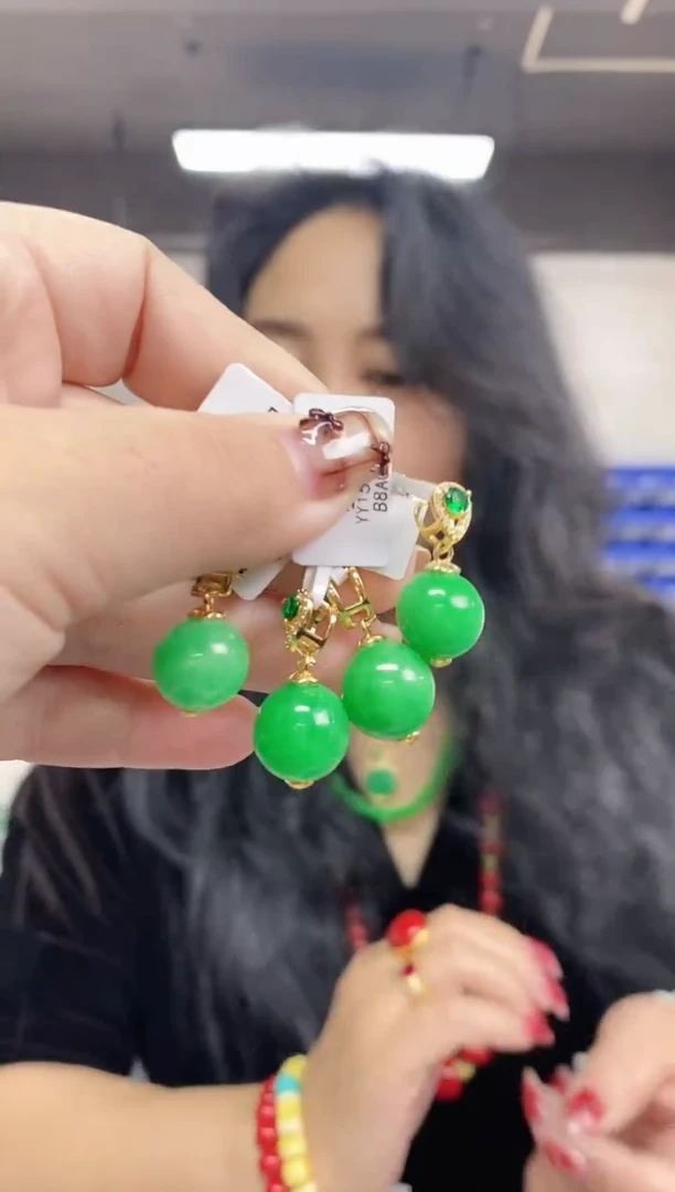 【闪购商品】翡翠吊坠(不含链)未镶嵌多样性发其一颜色微差