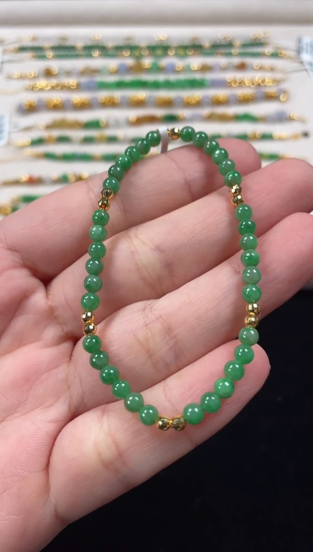 18K金镶嵌手串翡翠一条   P418