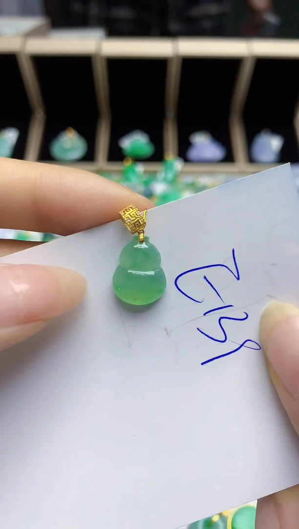 翡翠18K金镶嵌颈饰11111111