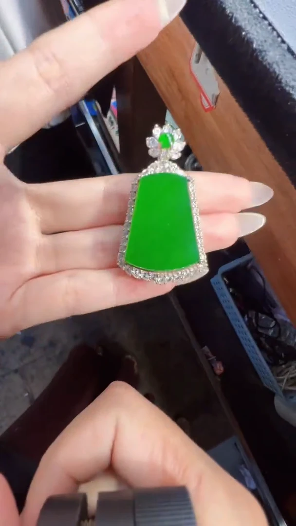 未镶嵌定制翡翠翡翠A货有轻微色差属于正常现象无事牌多样性发货1