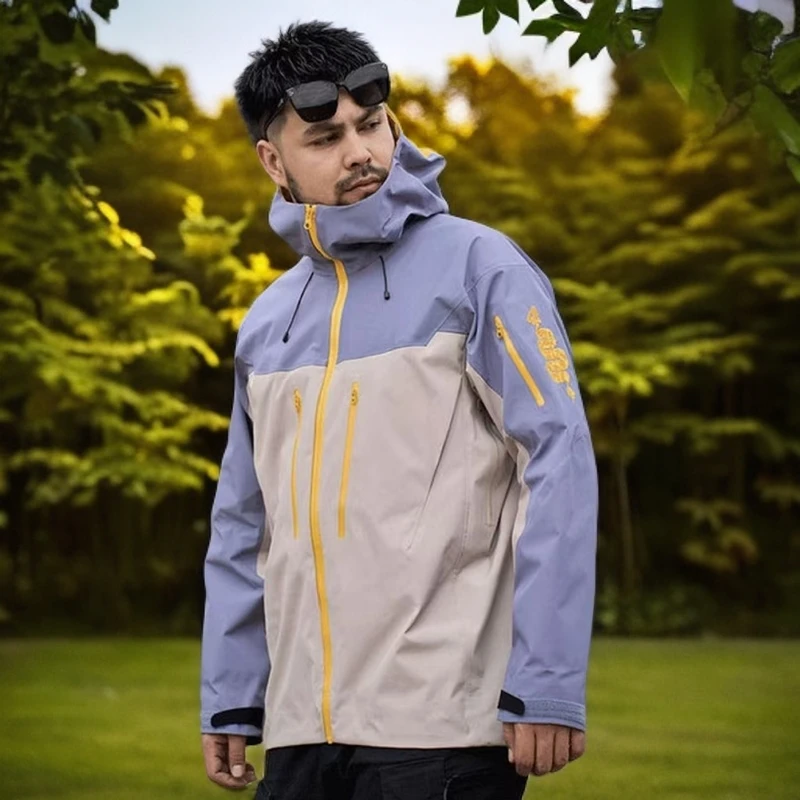 蛇年限定男士冲锋衣户外刺绣防风防水新款外套