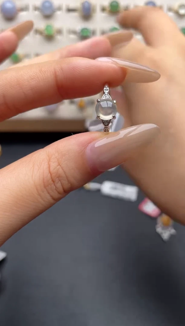 未镶嵌戒指翡翠一物一证一礼盒