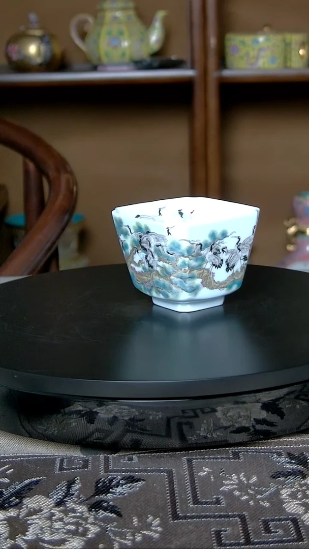 景德镇手工粉彩松鹤延年四方杯
