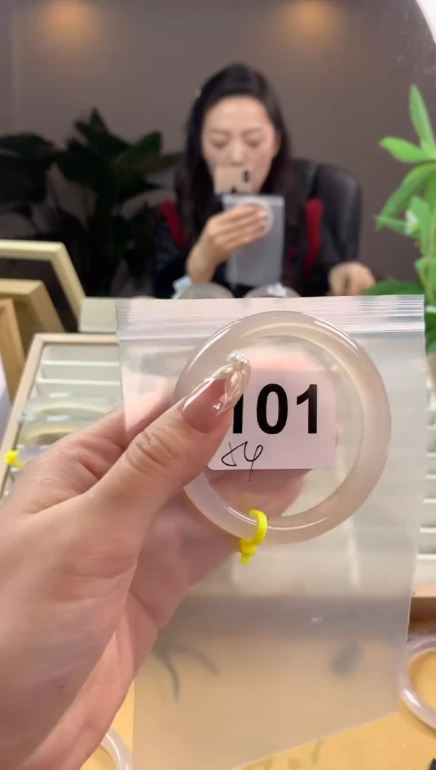 【闪购商品】玛瑙/玉髓手镯未镶嵌101