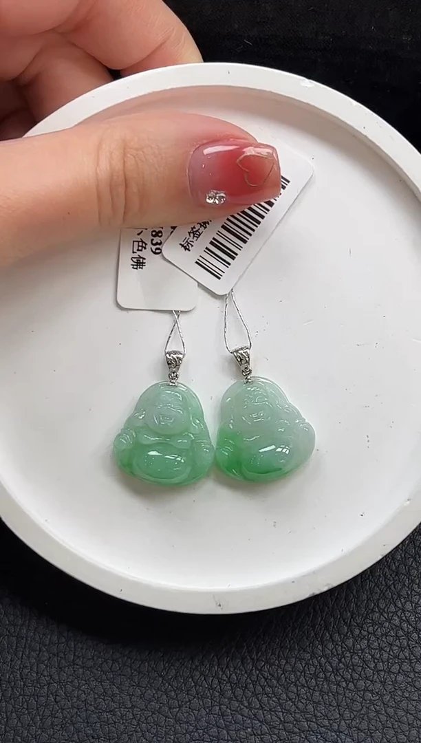 【闪购商品】翡翠颈饰18K金镶嵌迷你佛公多样性发1件