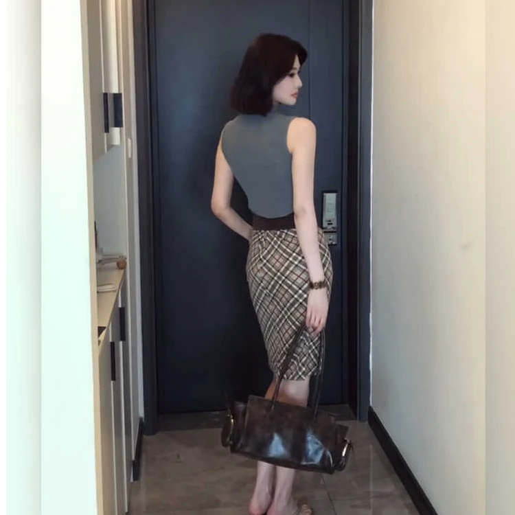 C3137美式辣妹无袖修身半高领上衣女春夏复古设计格纹半身裙套装