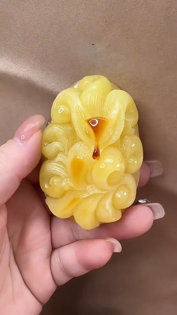 琥珀颈饰未镶嵌吊坠