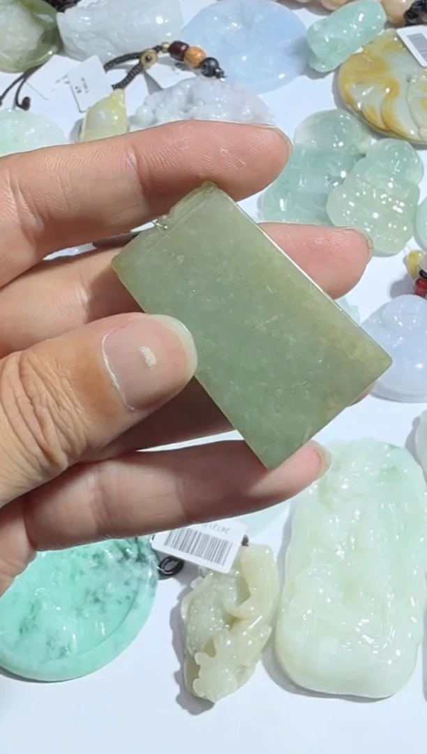 【闪购商品】翡翠吊坠(不含链)未镶嵌00017110
