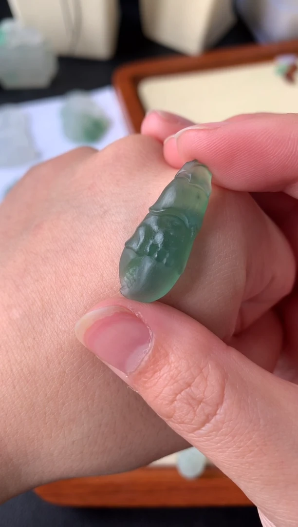 【闪购商品】定制翡翠未镶嵌翡翠