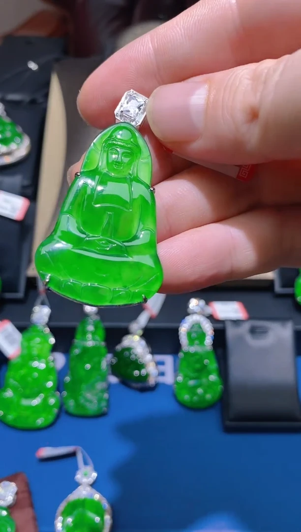 【闪购商品】翡翠颈饰未镶嵌天然A货翡翠M12