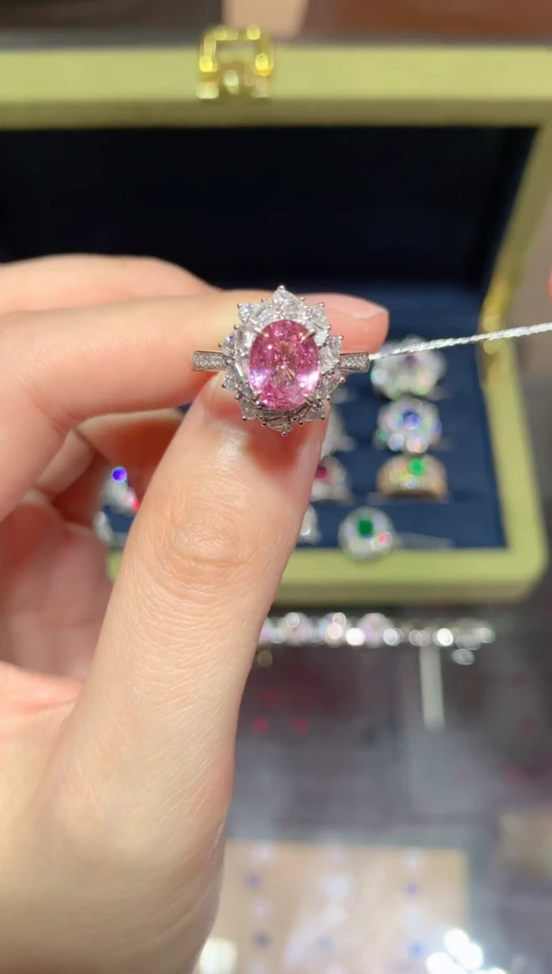 【闪购商品】彩色蓝宝石戒指18K金镶嵌2.0CT   无烧