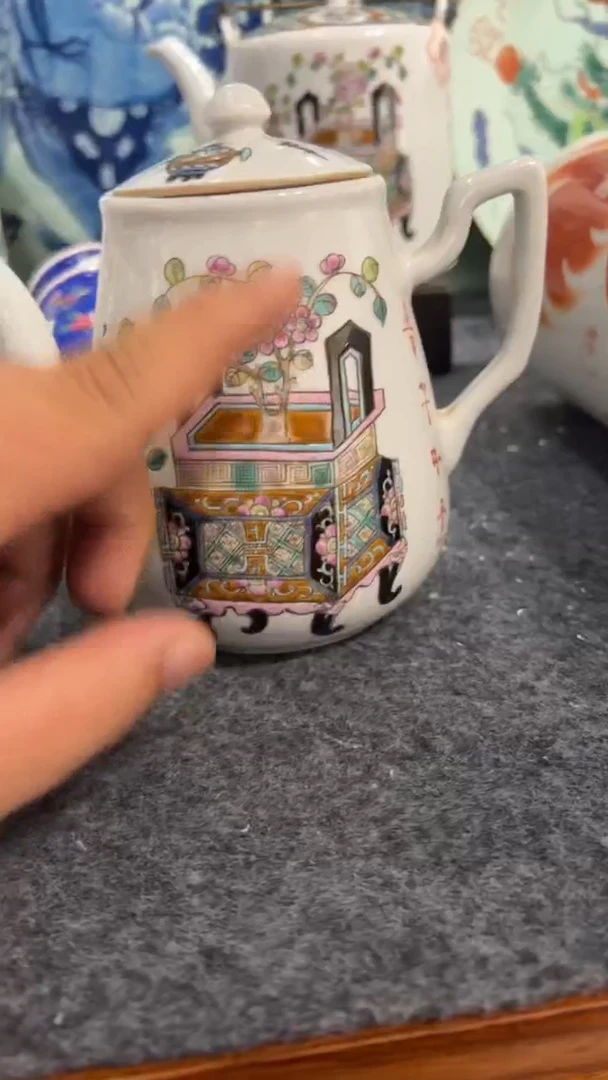 摆件瓷摆件瓷摆件钟鼎白盖壶