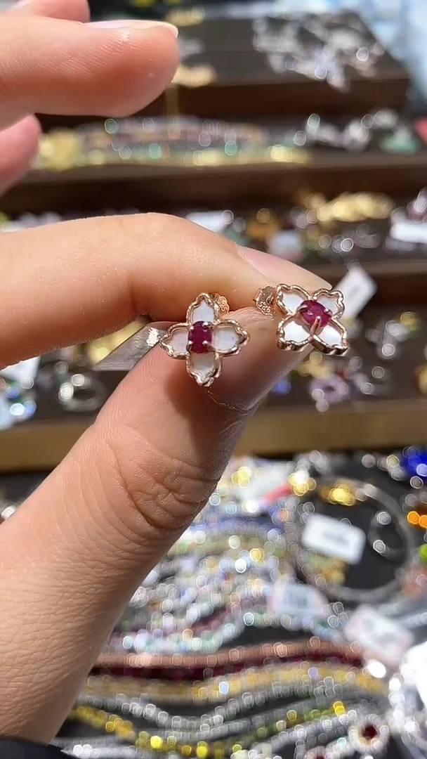 【闪购商品】红宝石耳饰银S925镶嵌耳钉