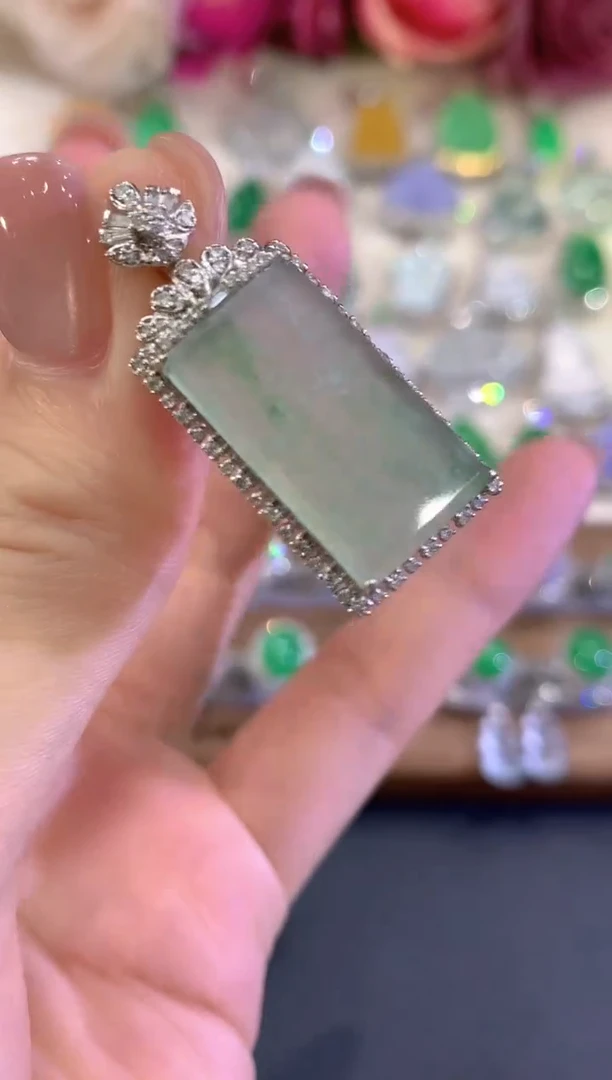 吊坠(不含链)18K金镶嵌翡翠a52