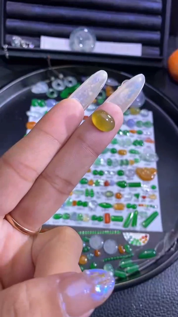 未镶嵌挂件翡翠蛋