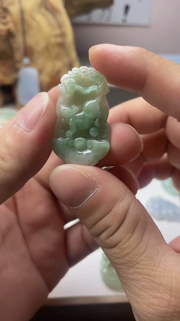 颈饰未镶嵌翡翠翡翠