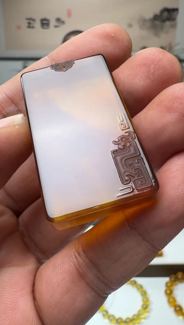 【闪购商品】琥珀颈饰未镶嵌缅甸琥珀复古龙方牌吊坠