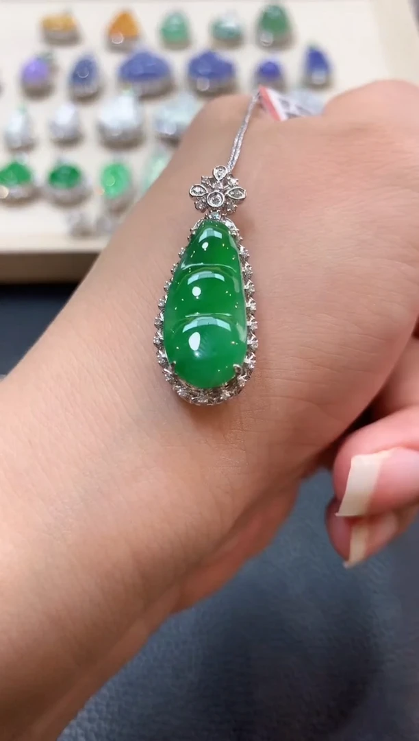 翡翠18K金镶嵌吊坠(不含链)b84