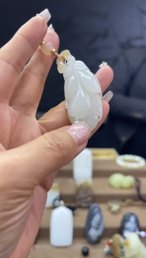 颈饰未镶嵌和田玉1