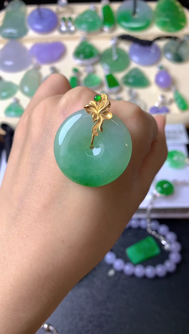 吊坠(不含链)18K金镶嵌翡翠菲****e吊坠