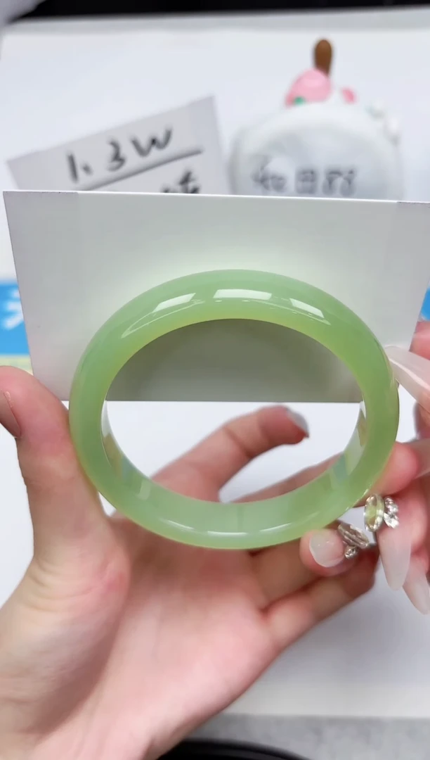 石英质玉手镯未镶嵌73-60.5