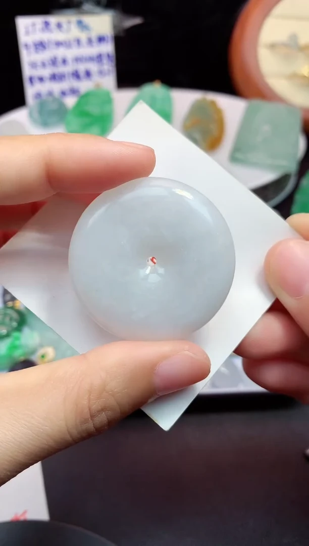 颈饰未镶嵌翡翠吊坠