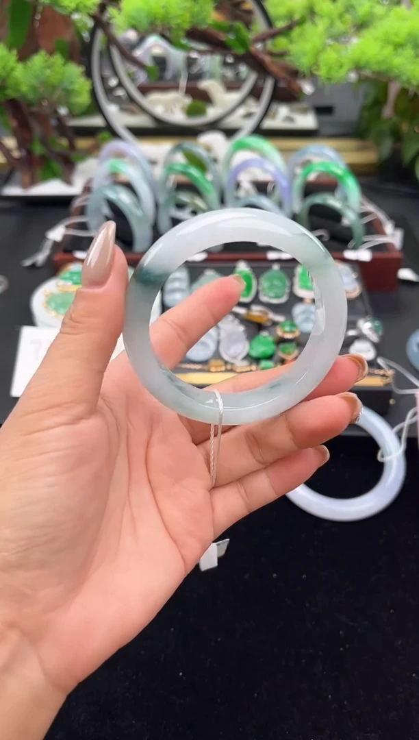 未镶嵌手镯翡翠手镯